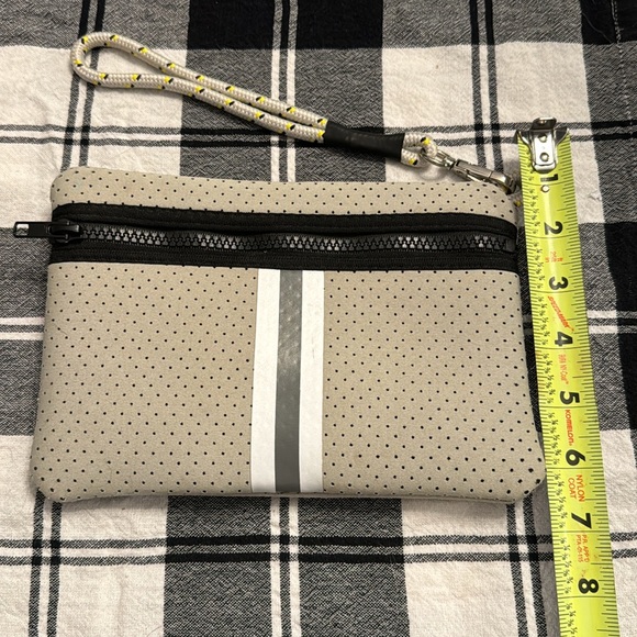 Haute Shore Tote - Picture 5 of 12